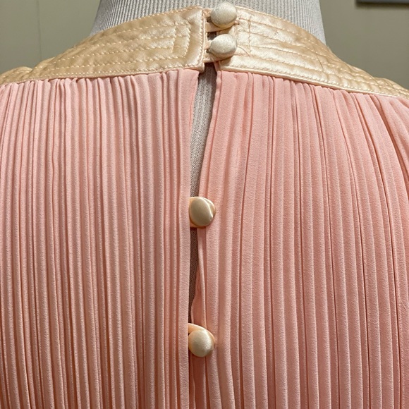 Beautiful Peach Layered Vintage Dress by Barbara Chodos. Size 7/8. - Picture 4 of 5